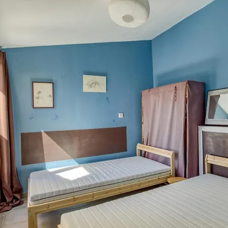 Semesterbostad Magnificent Apt Near The Sea *